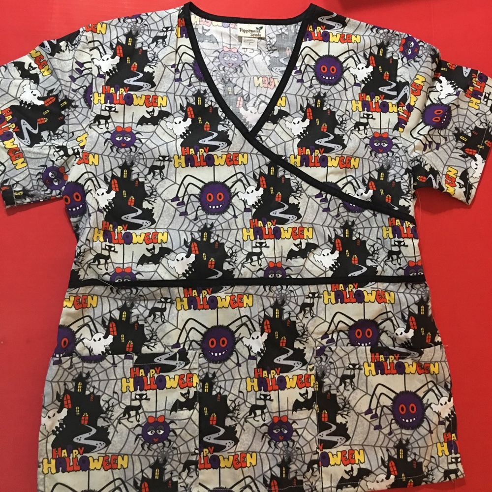 NWOT Peppermint Scrubs Top