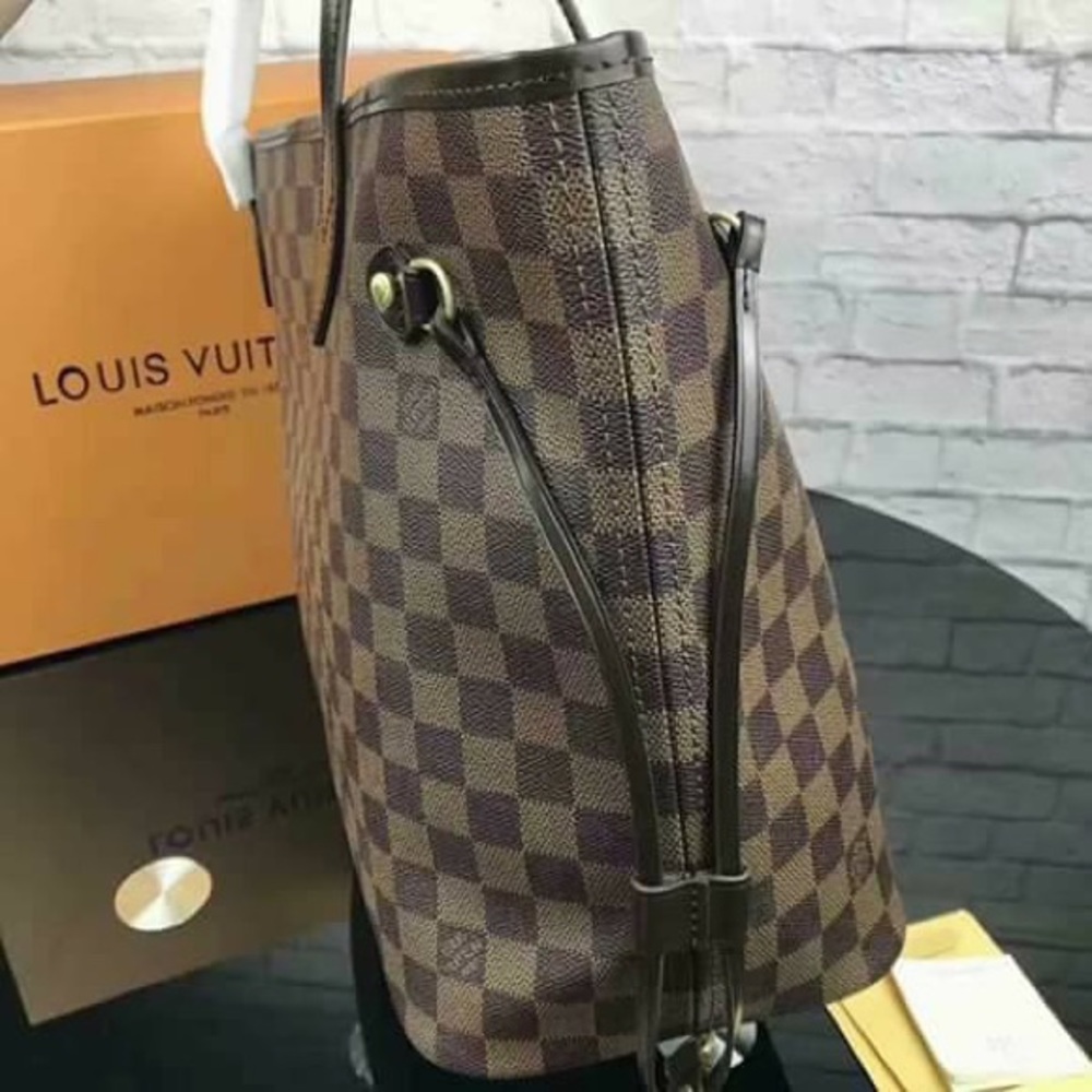 Louis Vuitton Neverfull Bag