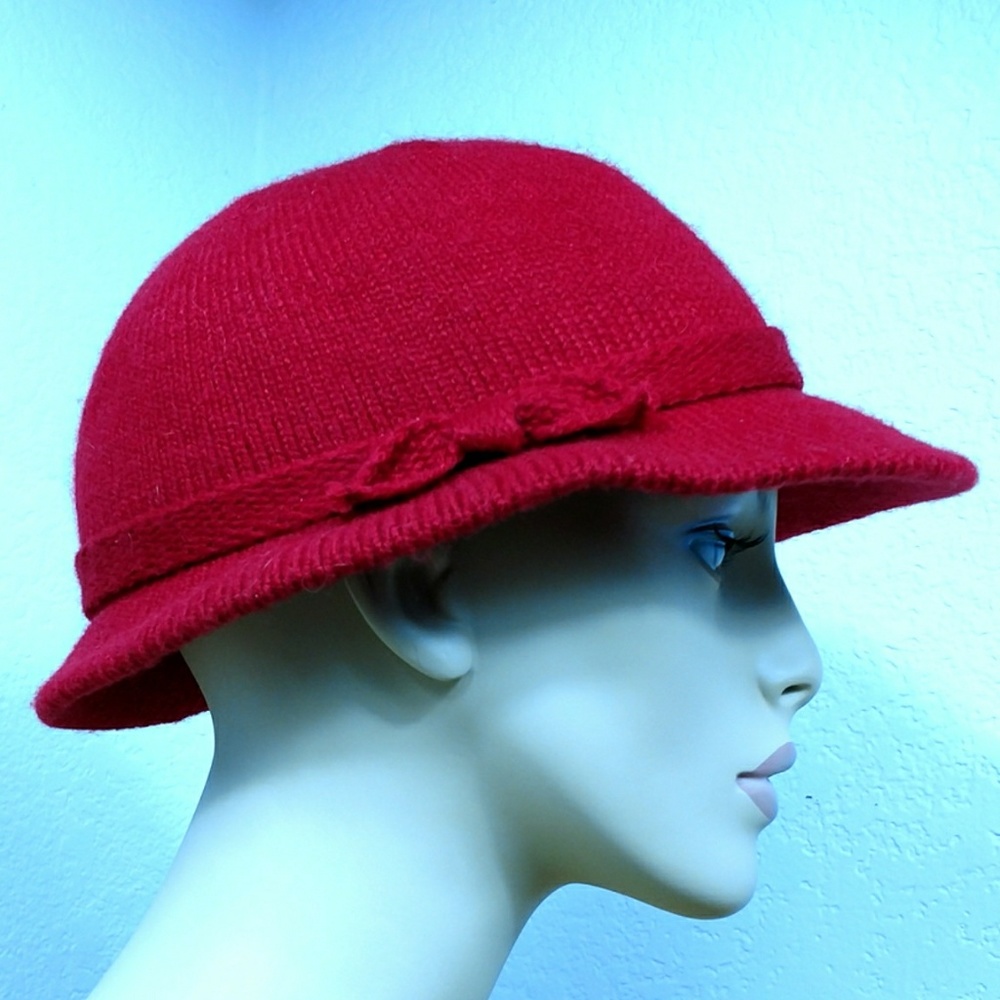 AMALGAMATED CLOTHING Union knit cloche red hat - Picture 6 of 6