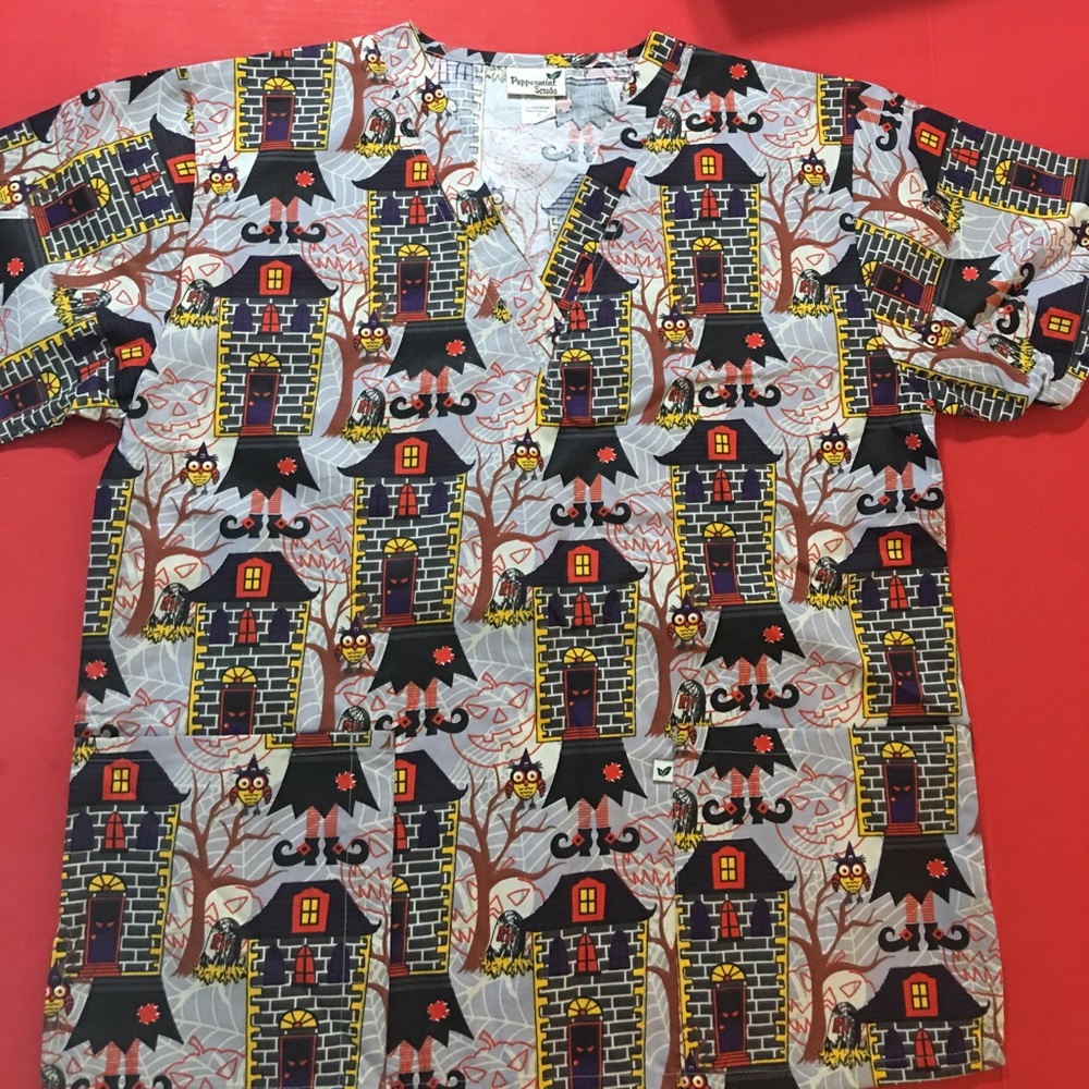 NWOT Peppermint Scrubs Top