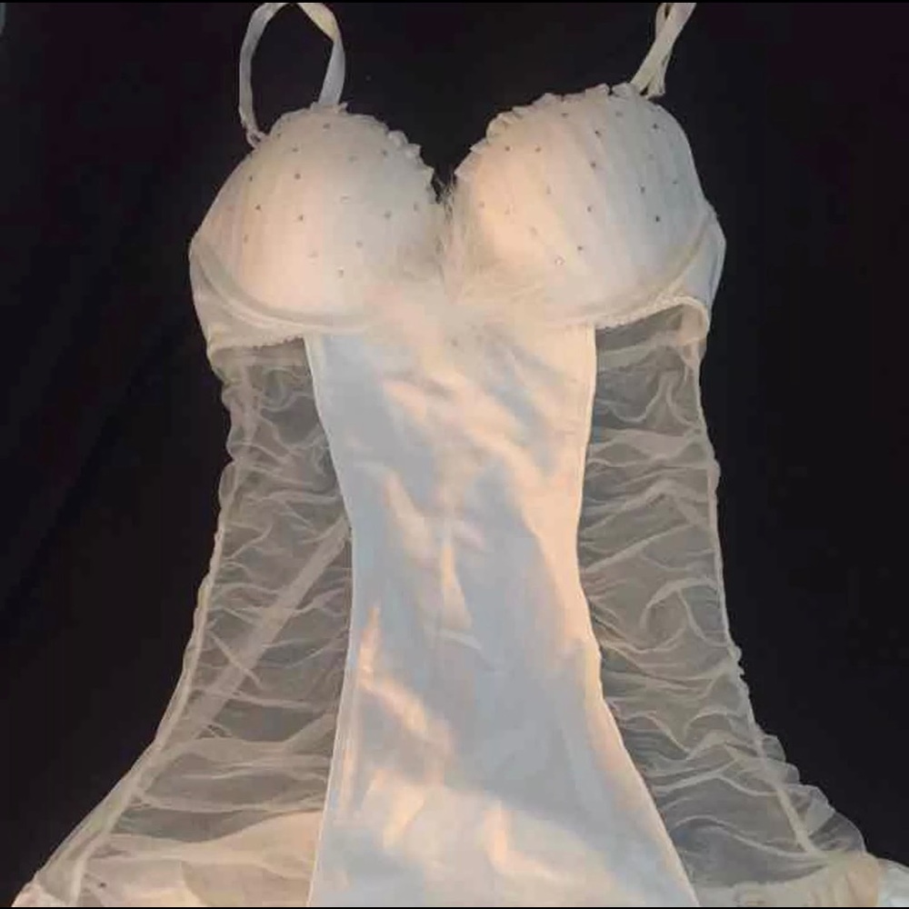 34 B Victoria's Secret lingerie