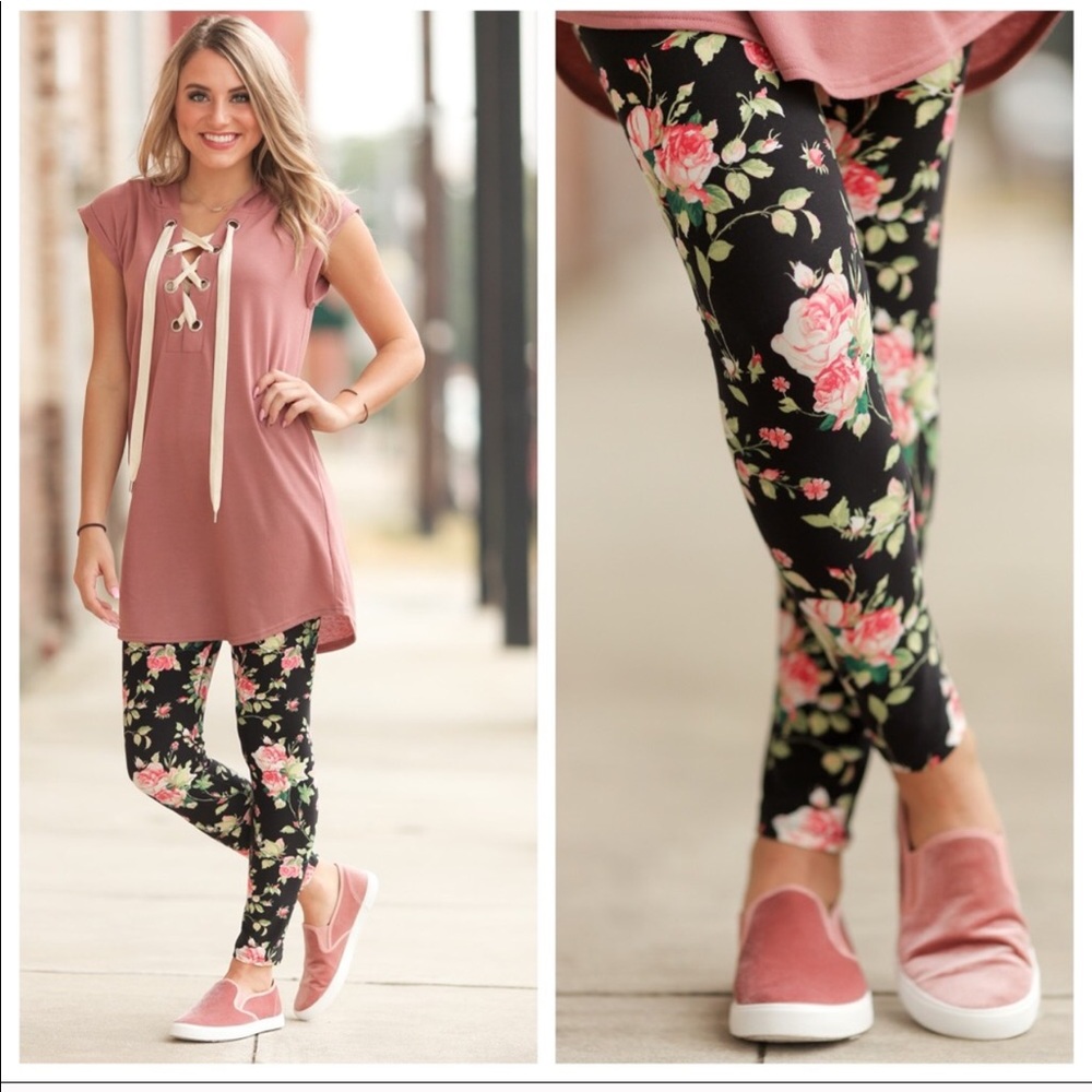 🔴 Floral Leggings OS - Super Soft ❤️❤️