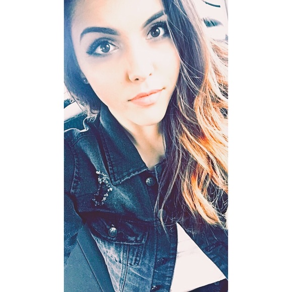 Meet your posher! - Picture 4 of 5