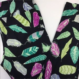 LuLaRoe TC Leggings - NWOT - Black w/ Feathers 💕