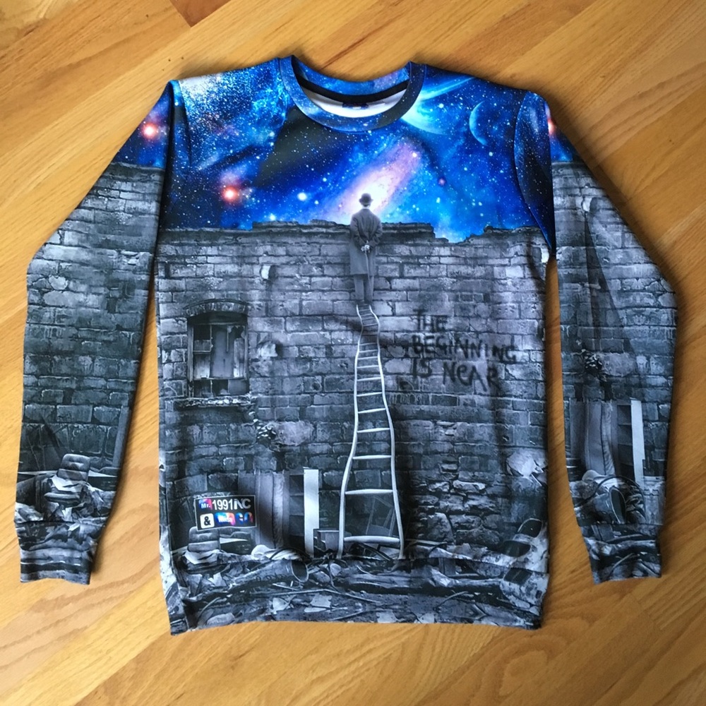 NWOT graphic long sleeve unisex pullover