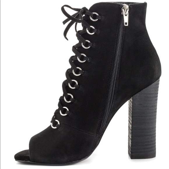 Black Lace Up Booties 7 Steve Madden - Picture 3 of 7