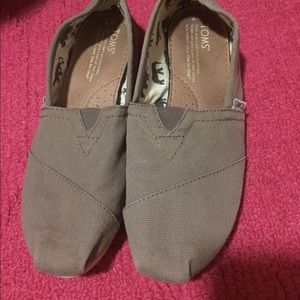 Gray Size 7 Toms Shoes