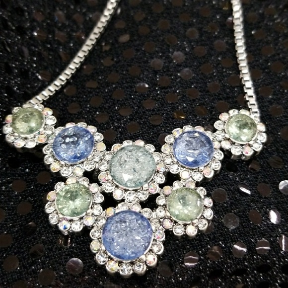 1 hour sale Betsey Johnson crystal necklace - Picture 2 of 4