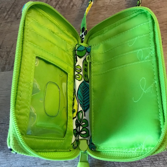 Vera Bradley cell phone wallet wristlet - Picture 4 of 4