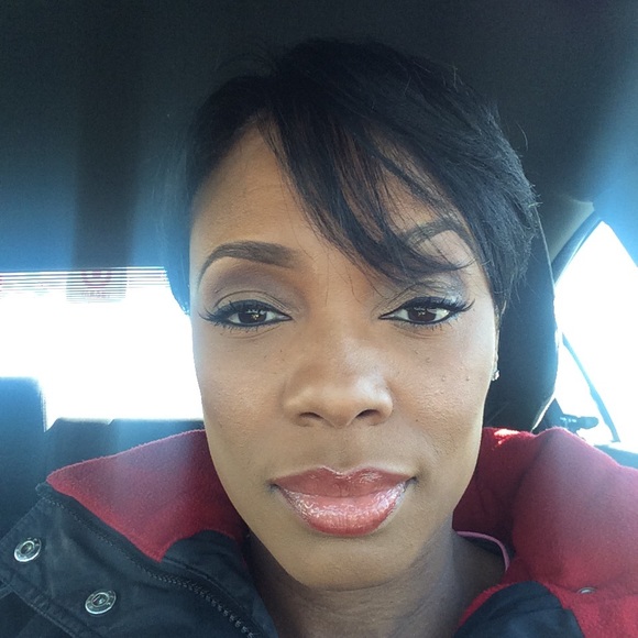 Meet your Posher, Lashinda - Picture 1 of 1