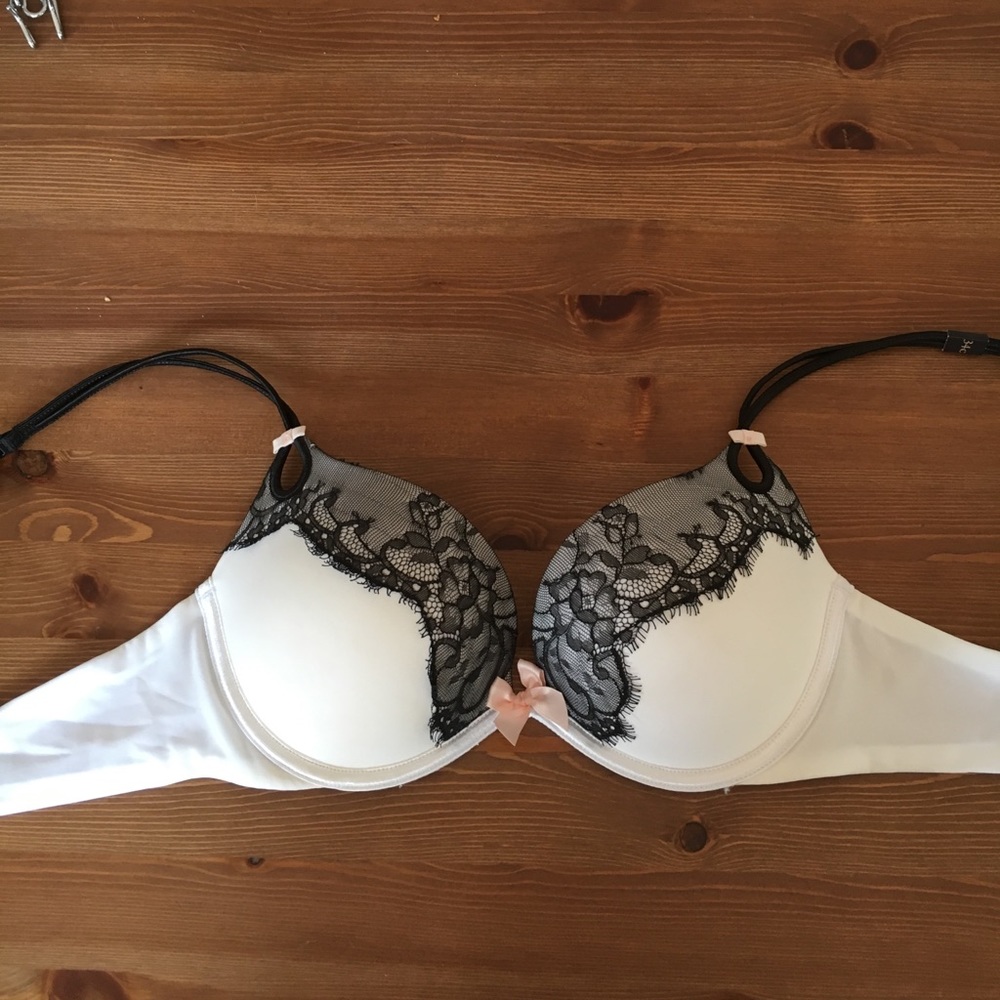 Victoria's Secret Very Sexy Plunge bra