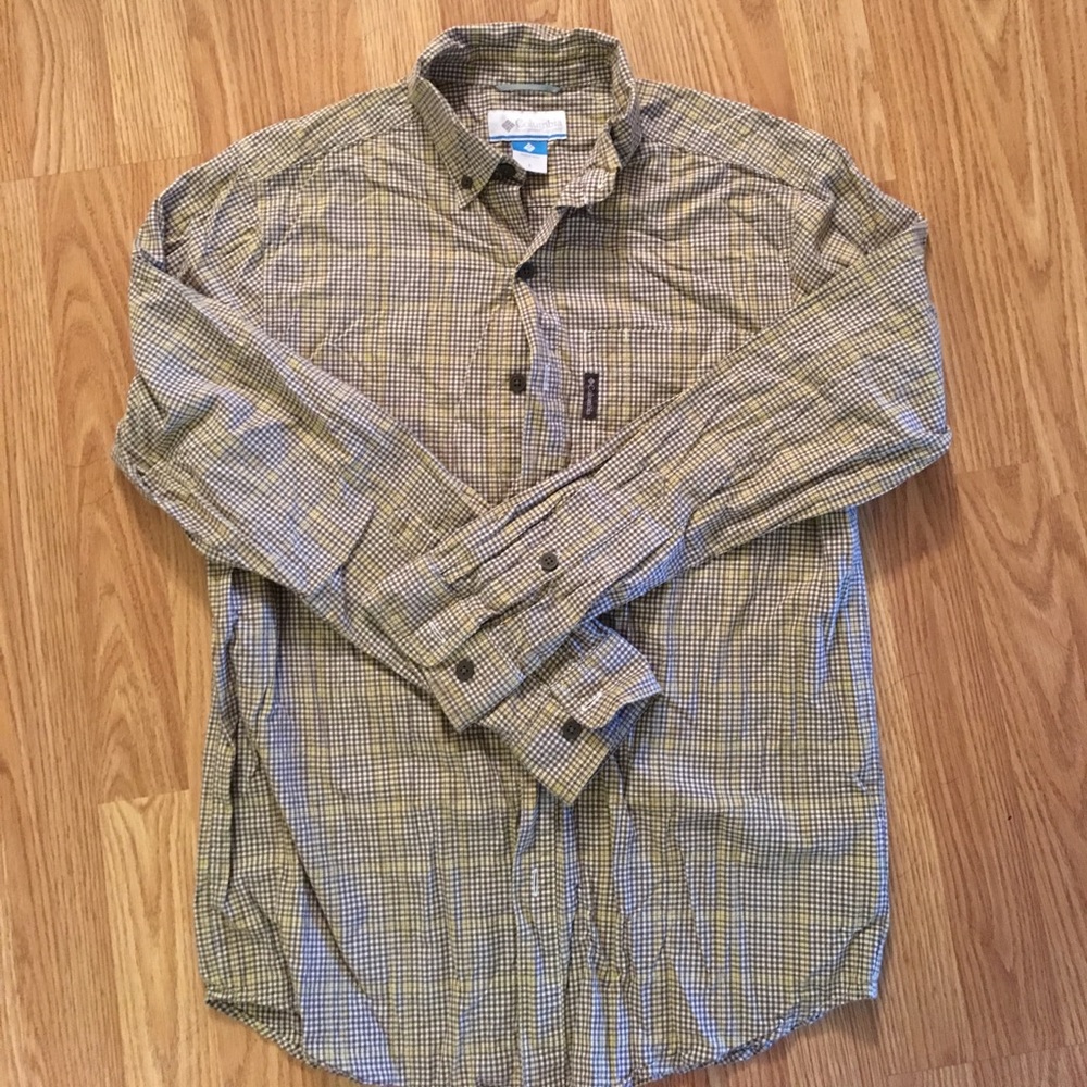 Long sleeved size small Columbia shirt