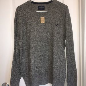 American Eagle NEW V-neck Sweater