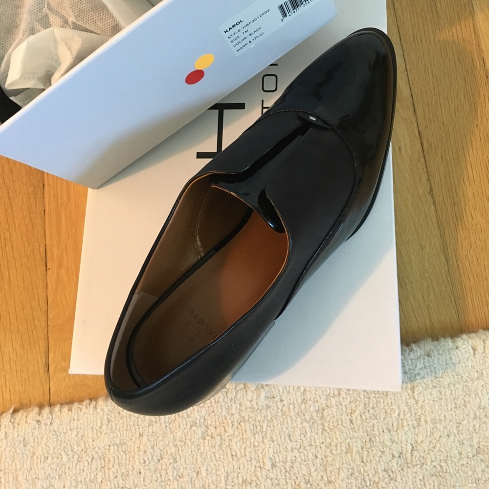 Halston nwb black patent leather shoe size 7