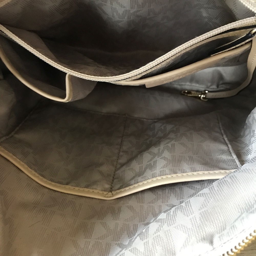 MICHAEL KORS Handbag in White / Cream - Picture 6 of 7