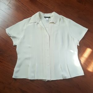 Jones New York silk button up blouse.  Sz 18W.