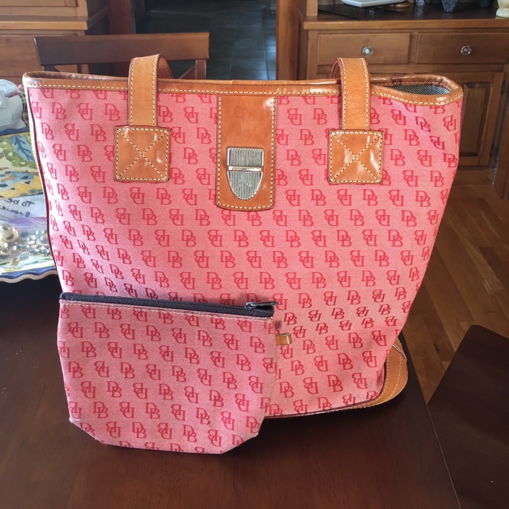 Last Chance Sale!! Dooney and Bourke Pink Tote 👜