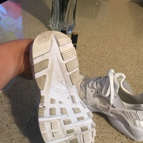 Nike Huaraches - Picture 3 of 4