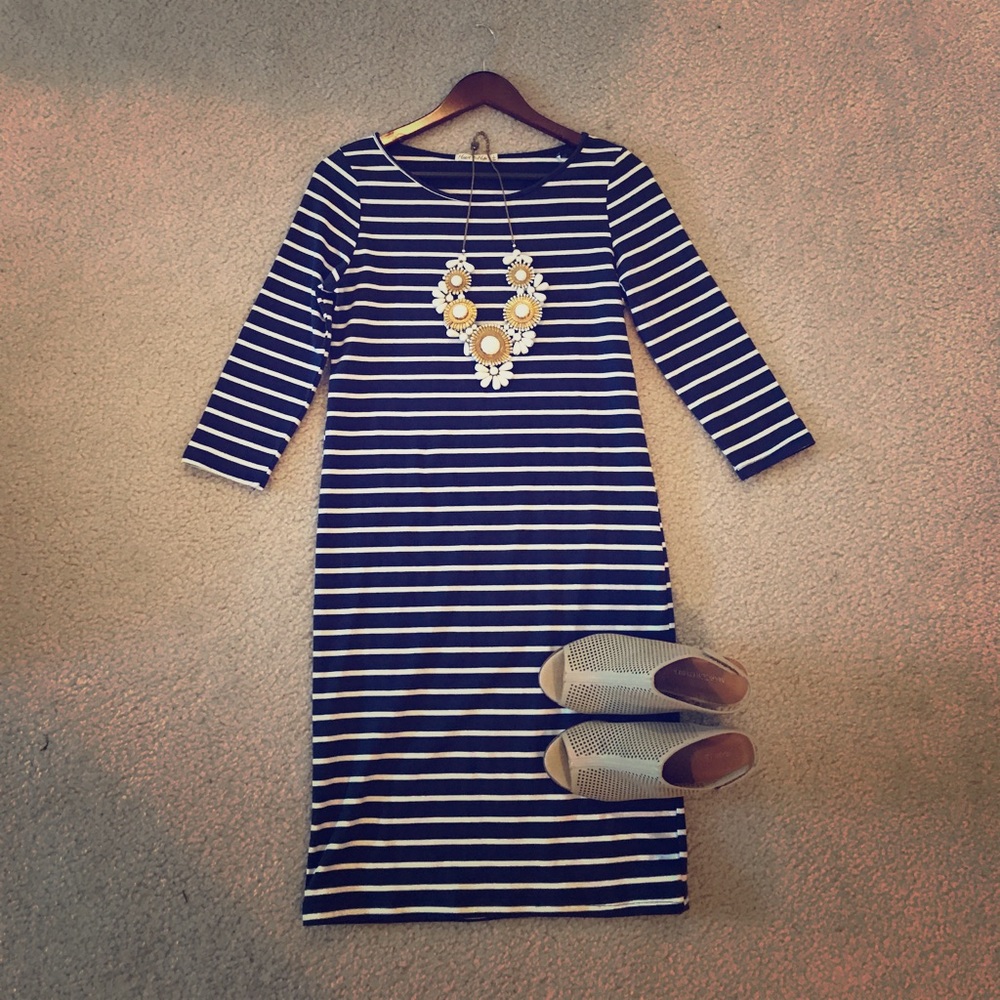 Navy and white stripe body con great for fall! 🍂