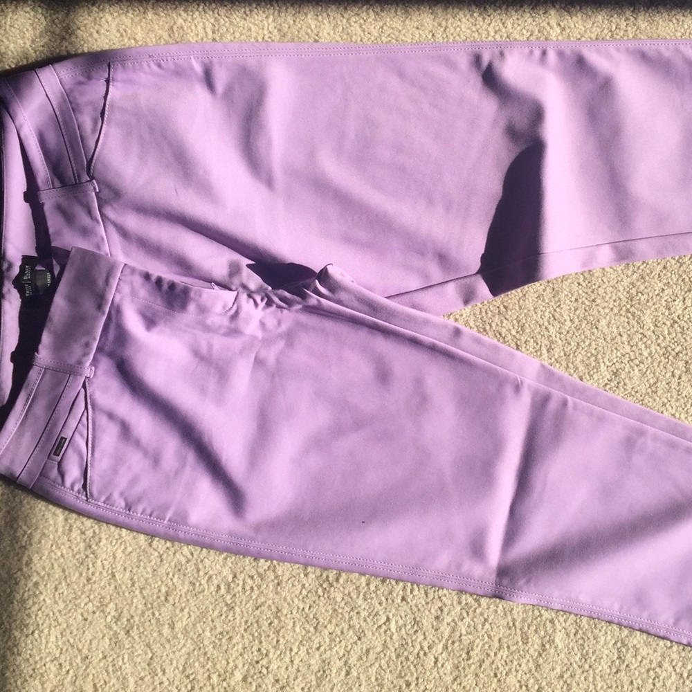 Cropped skinnies. Flattering!