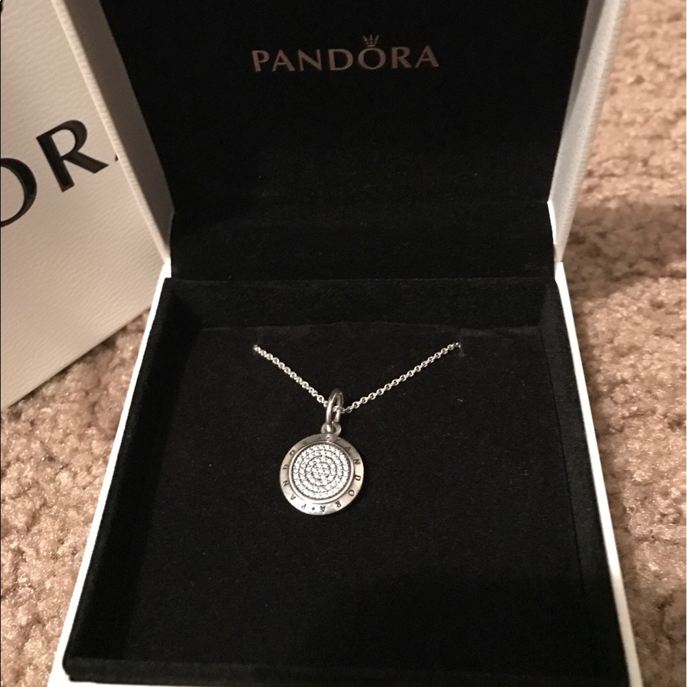 Pandora signature necklace (Authentic!!!).