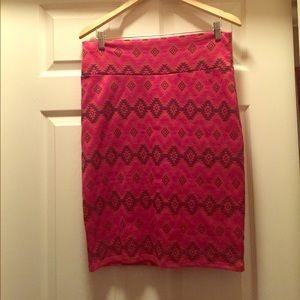 ⚡️⚡️LAST CHANCE⚡️⚡️Must go! LuLaRoe Cassie - Large