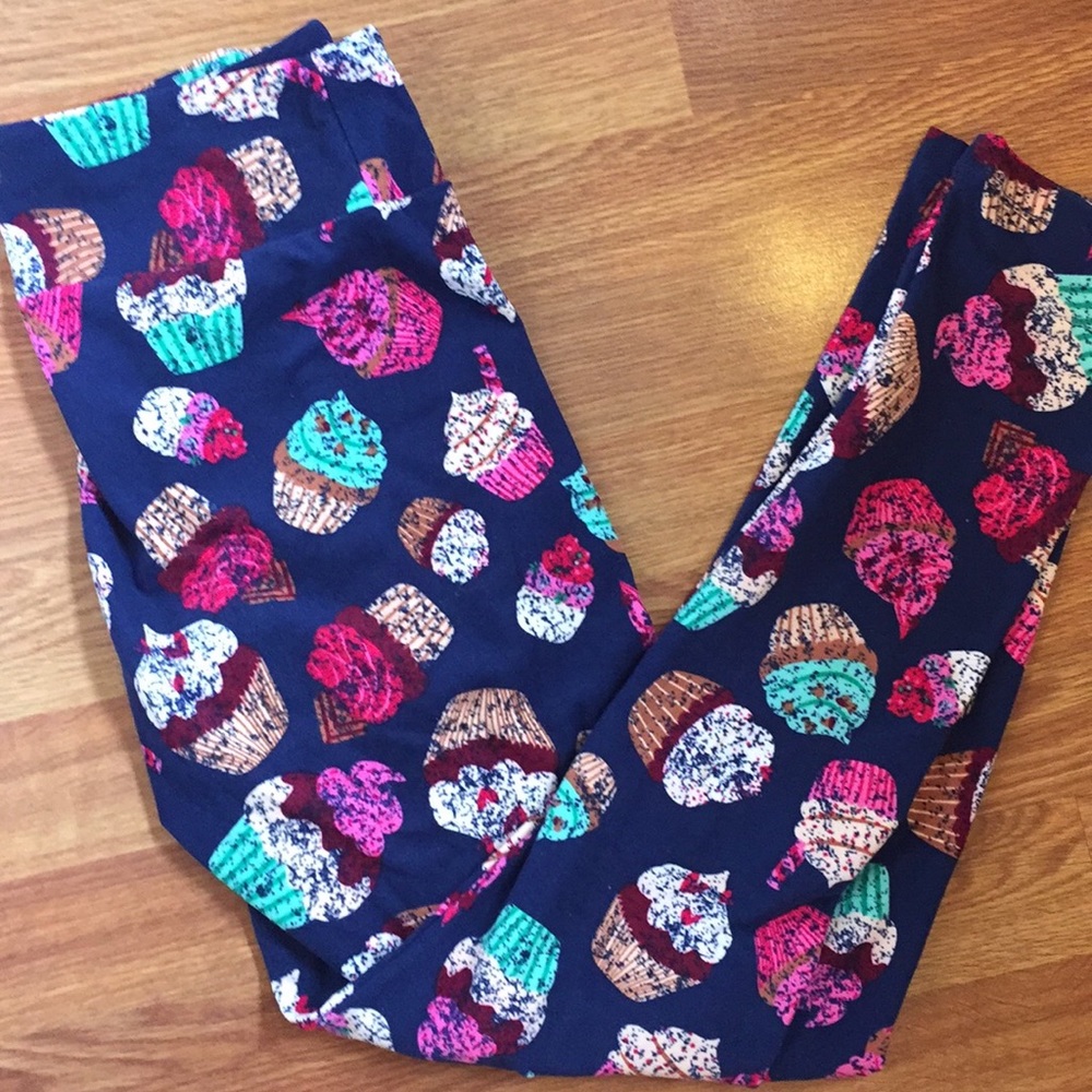 SOLD 🦄💗🦄💗 Lularoe OS Cupcake Leggings SOLD