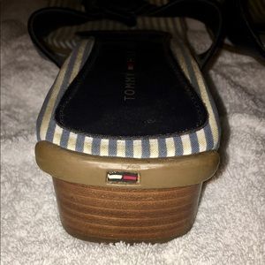 Authentic Tommy Hilfiger, Sz 10 Sandals