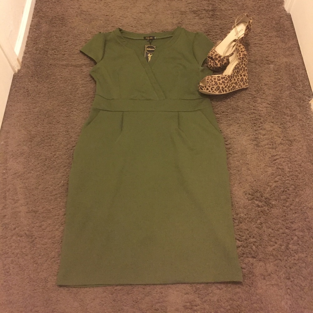 Gorgeous olive green body on pencil dress