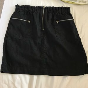 Black linen skirt with zippered pockets