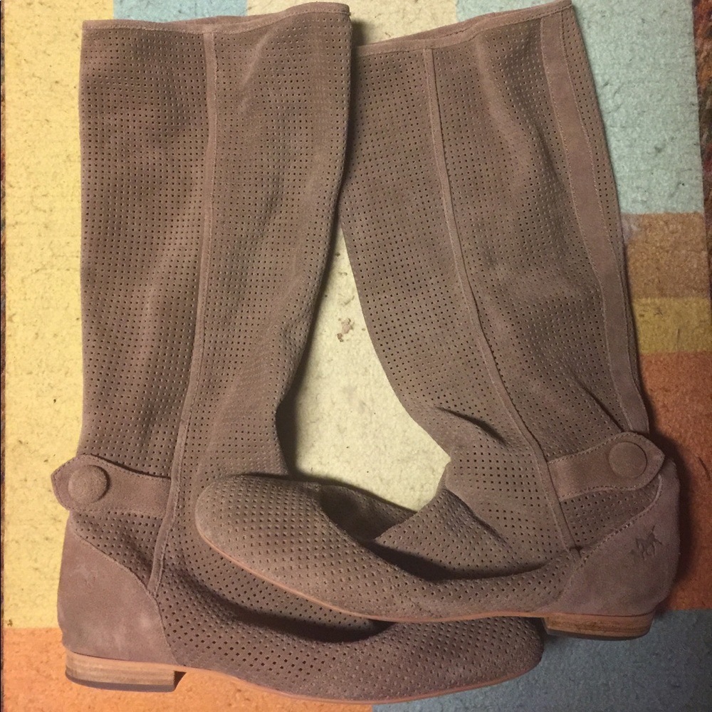 Pull on slouch boots