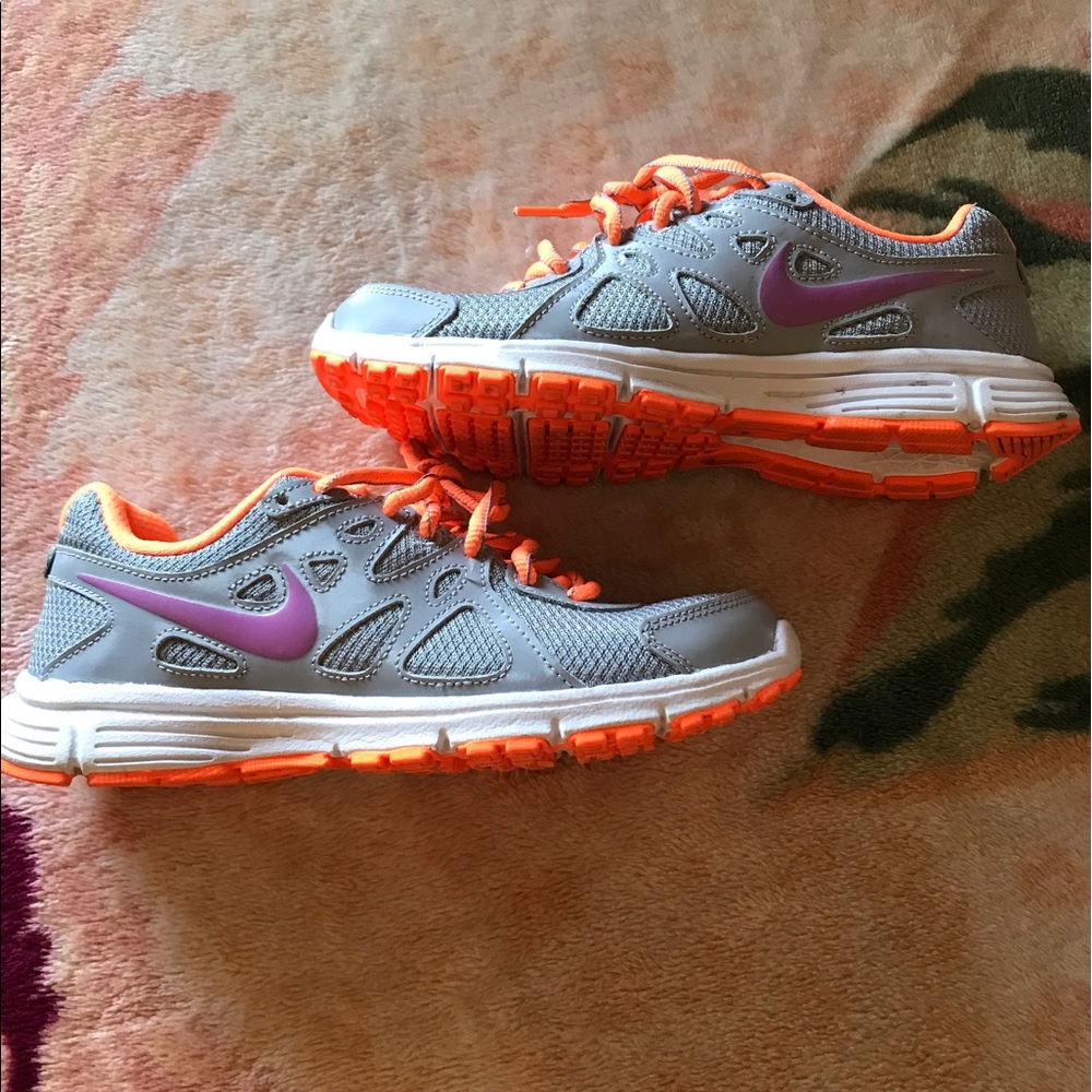 Nike Revolution 2