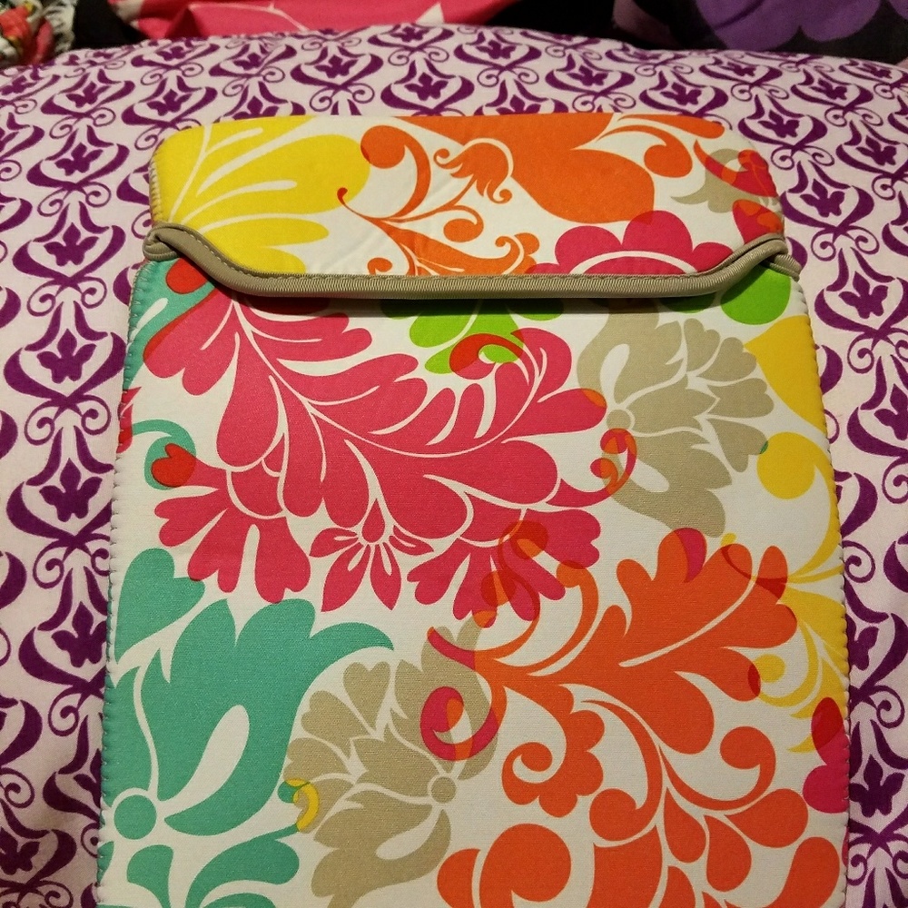 Tablet case thirty one in island damask