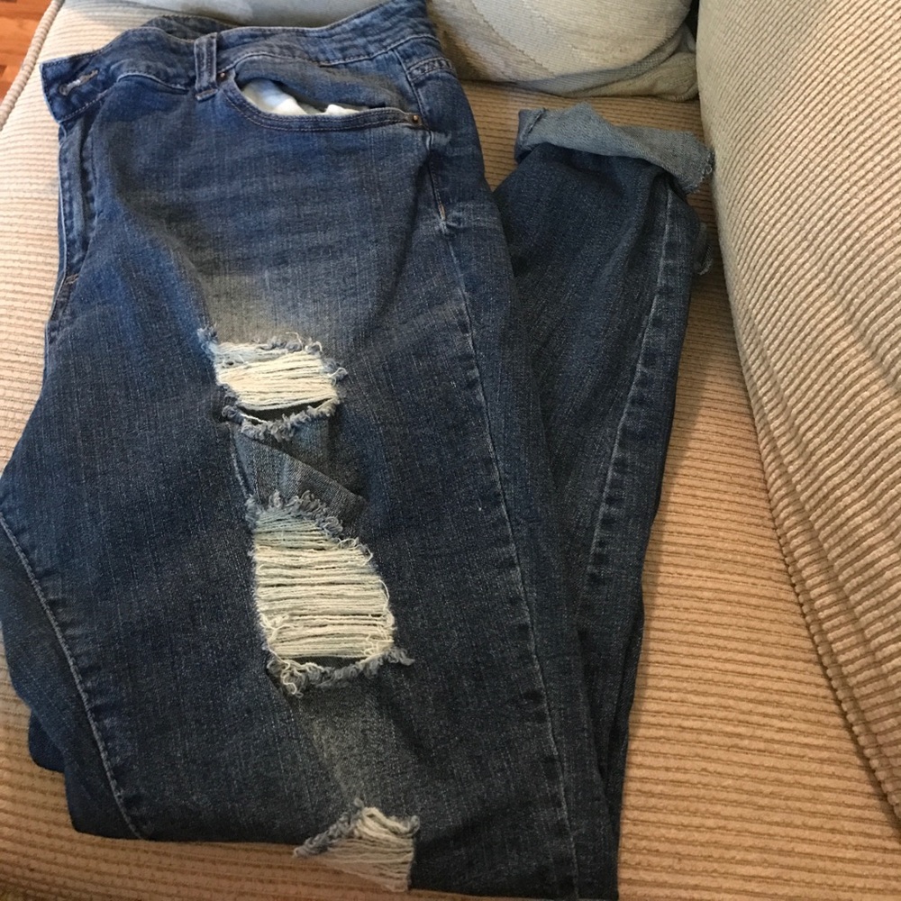 Forever 21 Distressed Boyfriend Jeans