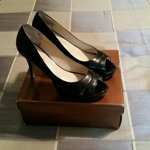 Audley Brookes platform pumps