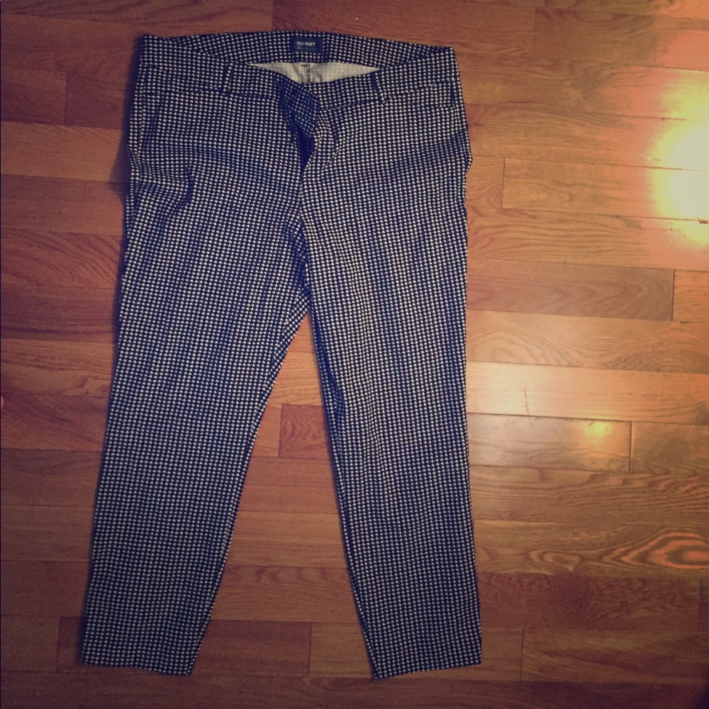 Houndstooth pixie cut pants.
