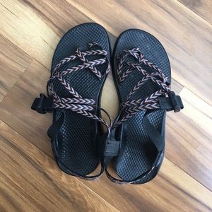 GUC Sz. 9 women's chacos