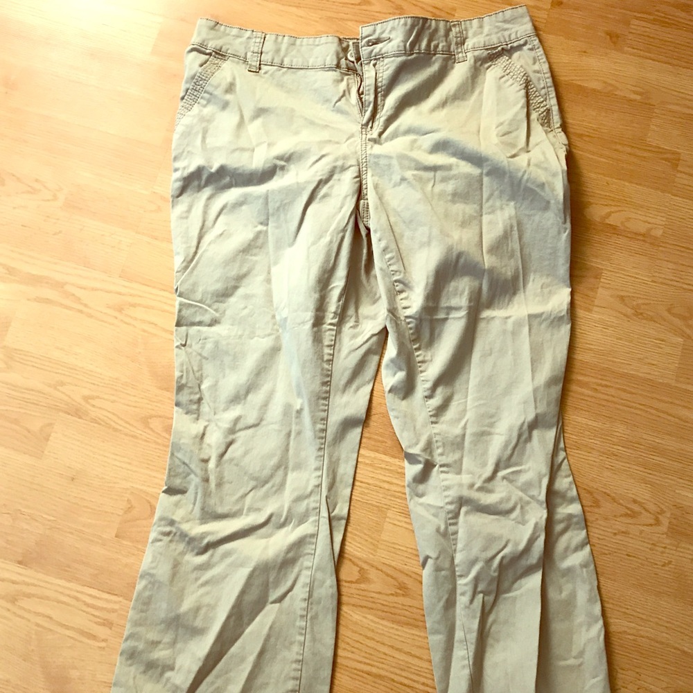 Maurice's khakis