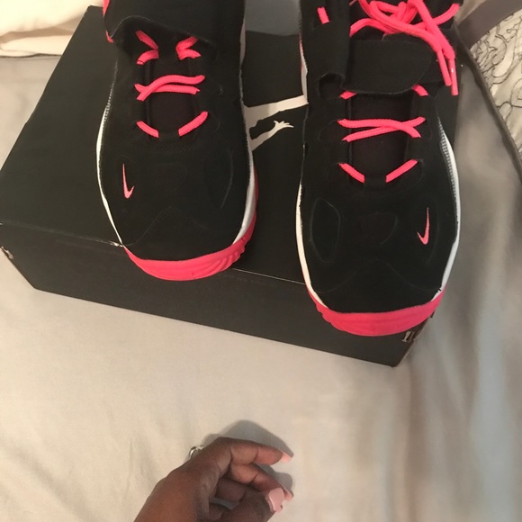 Sneakers - Picture 3 of 4