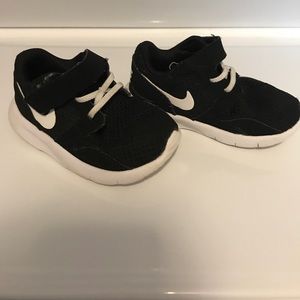 Toddler Nike sneakers
