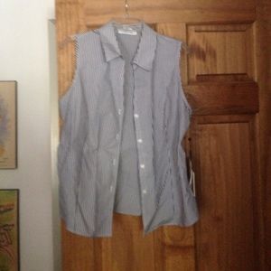 Sleeveless button down top