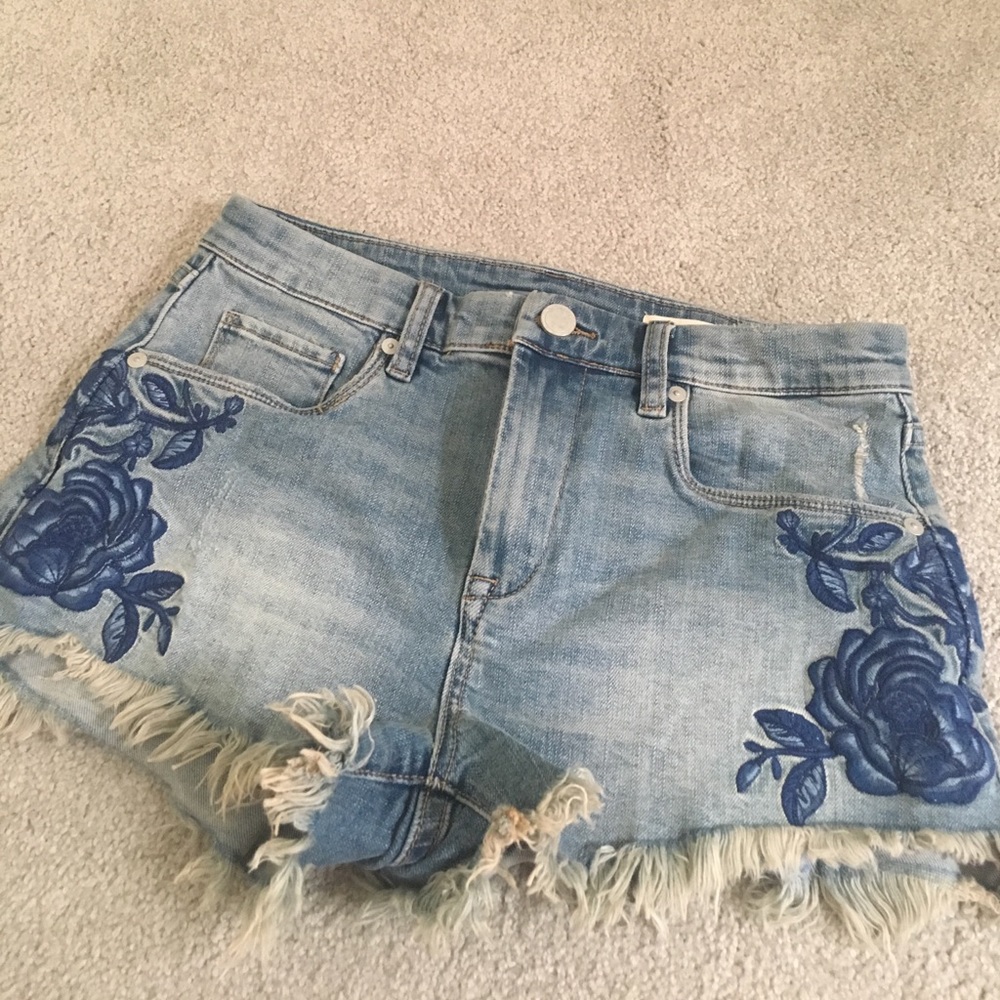Blank NYC Denim Shorts - floral detail