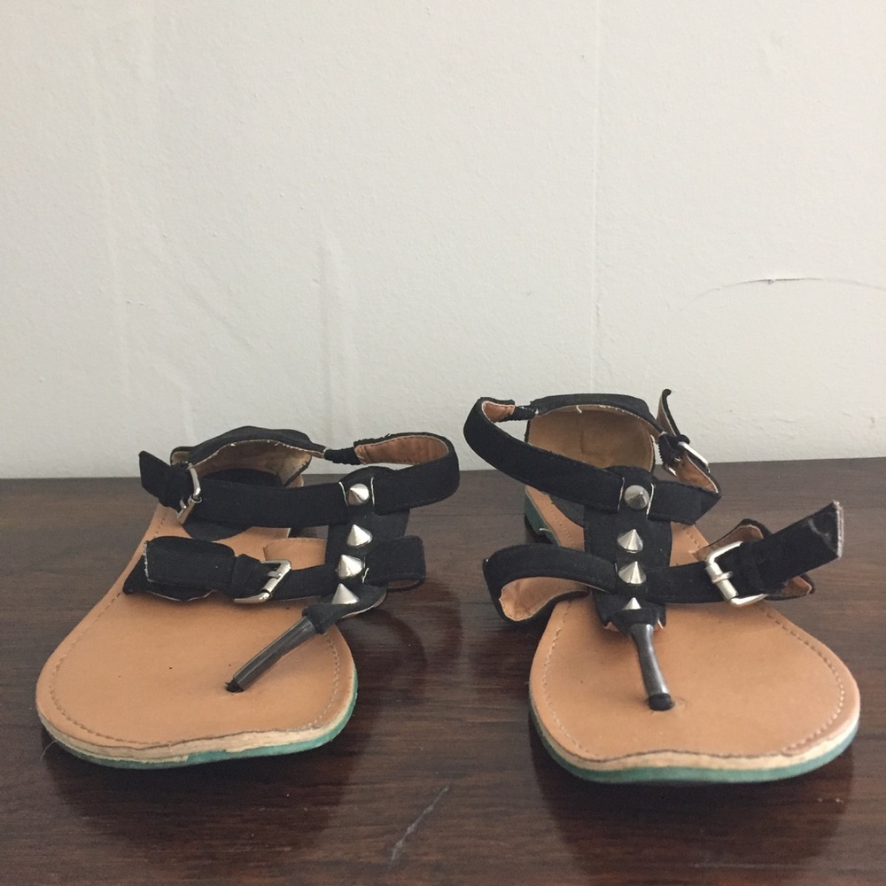 Qupid Strappy Spiked T-strap Sandals
