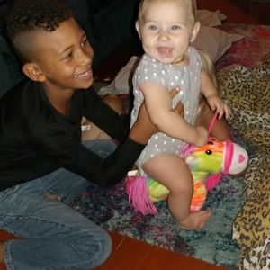 Meet your Posher, Rena