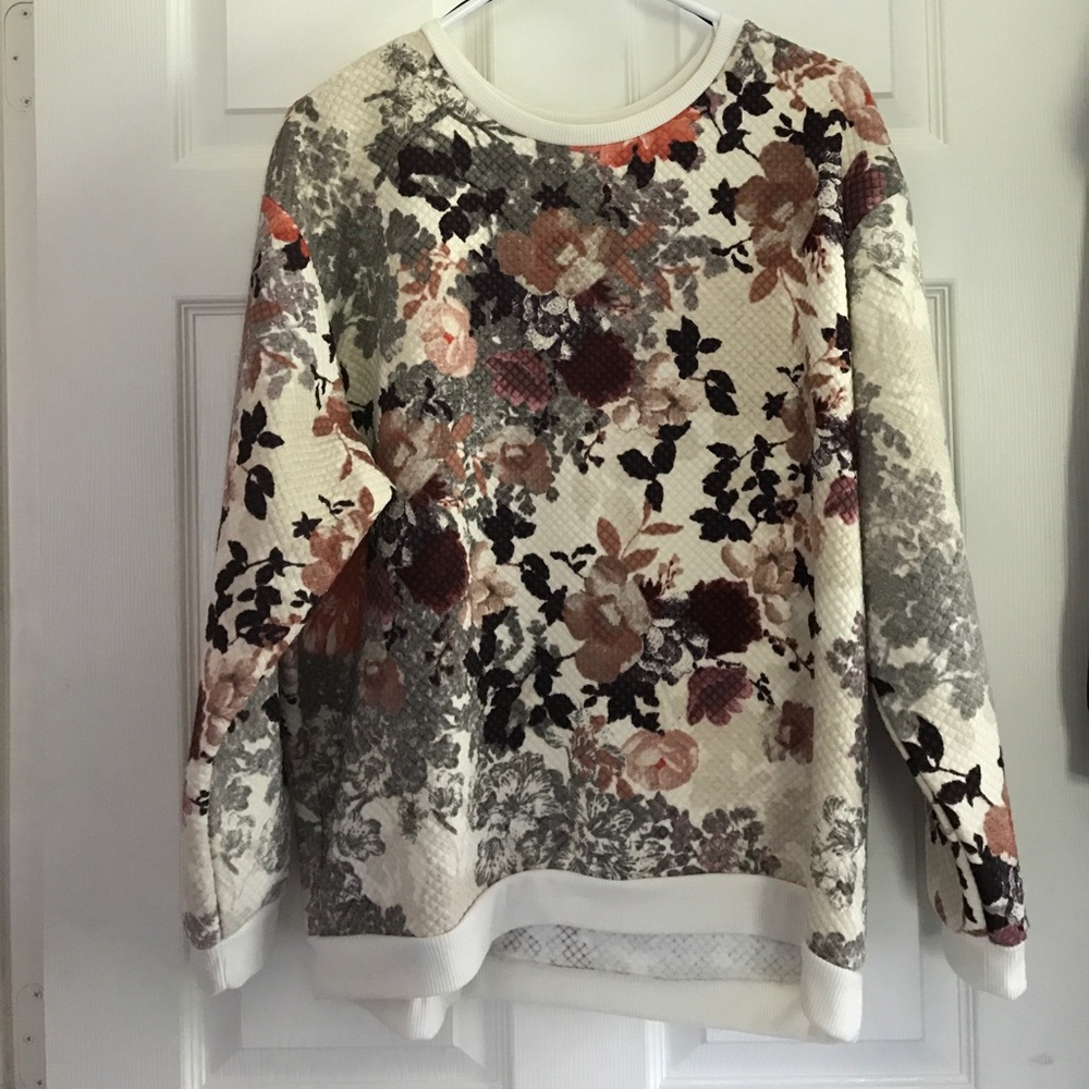 Floral print sweater