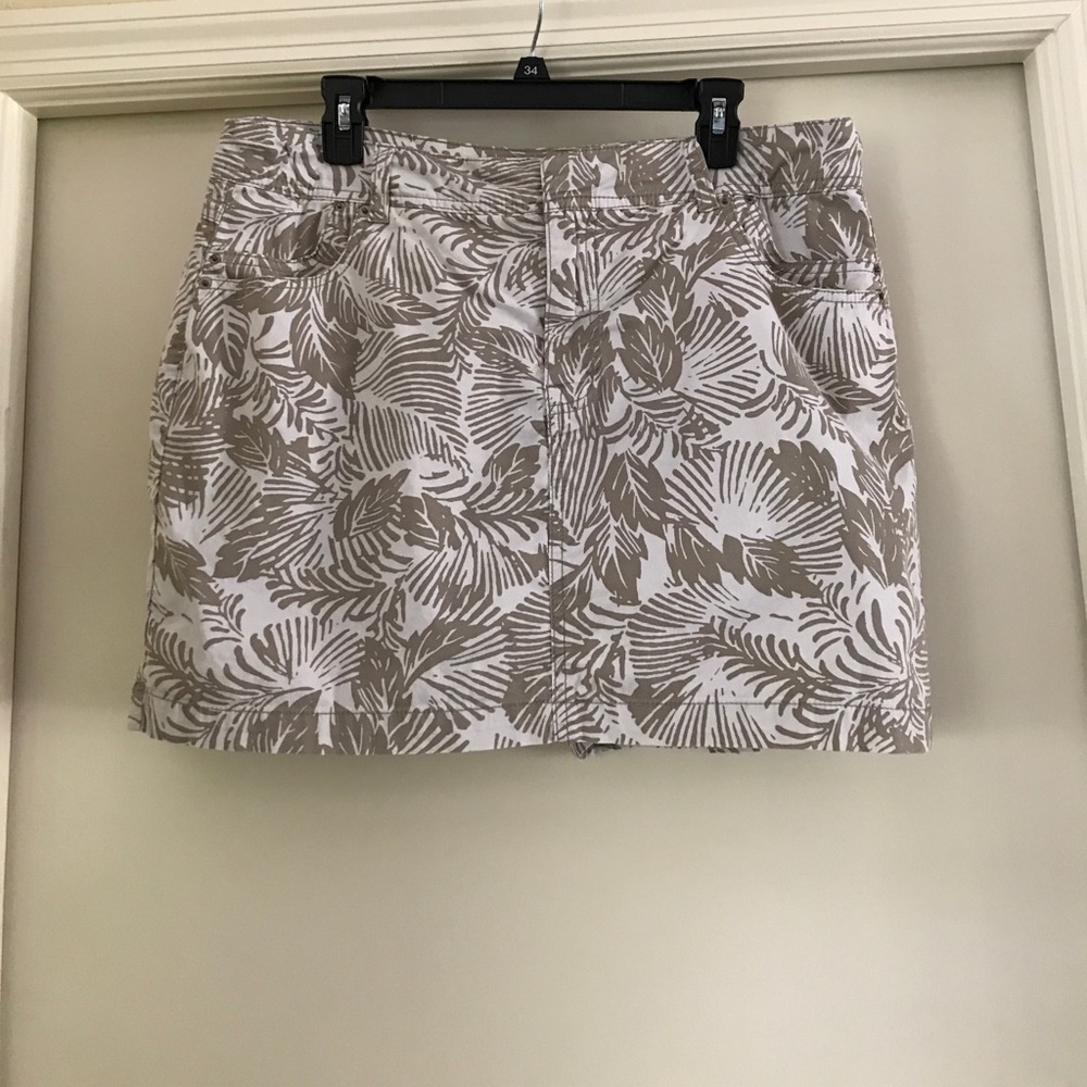 Authentic tan and white Skort.