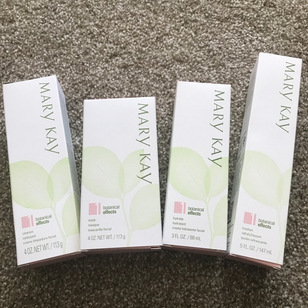 Mary Kay botanical effects facial set.