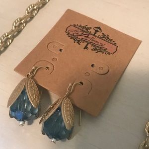 Plunder necklace and earring set