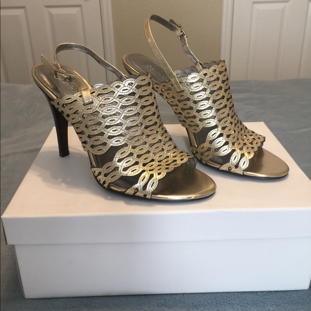 Silver Calvin Klein heels 👠