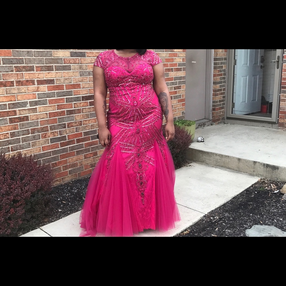 2017 Sherri Hill prom dress.